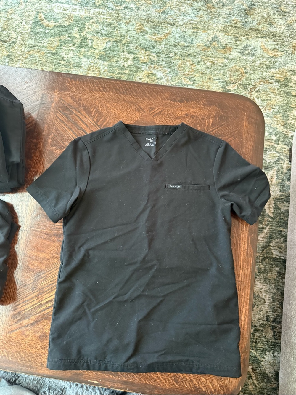 Jaanuu Men’s Black V-Neck Short Sleeve Top